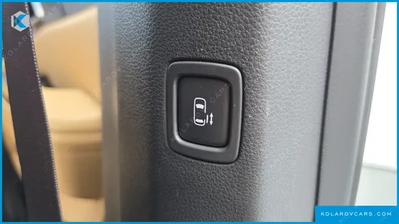 KIA CARNIVAL DIESEL 9-SEATER NOBLESSE