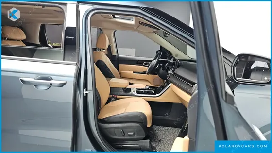 KIA CARNIVAL DIESEL 7-SEATER SIGNATURE