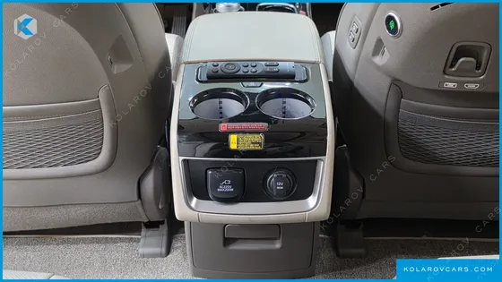 KIA CARNIVAL GASOLINE 9-SEATER HI-LIMOUSINE