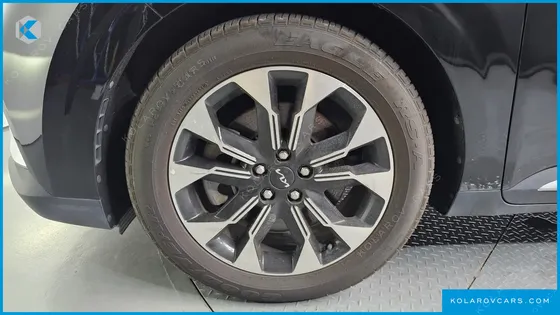 KIA CARNIVAL GASOLINE 7-SEATER SIGNATURE