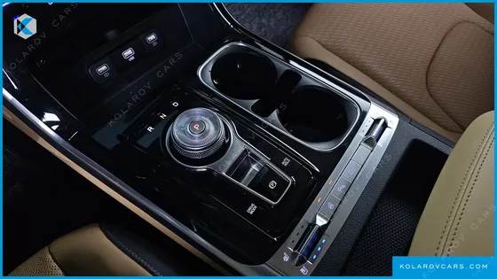 KIA CARNIVAL GASOLINE 7-SEATER SIGNATURE