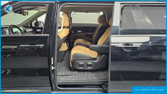 KIA CARNIVAL GASOLINE 7-SEATER SIGNATURE