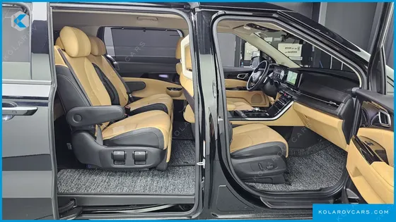 KIA CARNIVAL GASOLINE 7-SEATER SIGNATURE