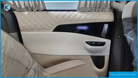 KIA CARNIVAL GASOLINE 9-SEATER HI-LIMOUSINE