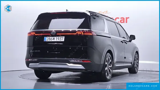 KIA CARNIVAL GASOLINE 9-SEATER SIGNATURE