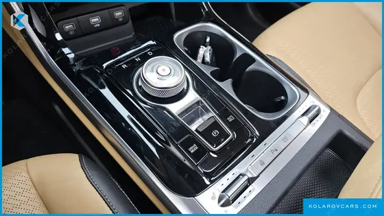 KIA CARNIVAL GASOLINE 9-SEATER SIGNATURE