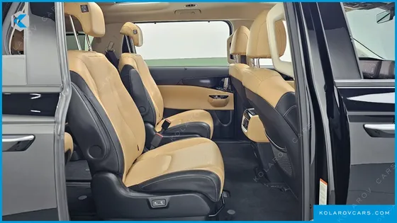 KIA CARNIVAL GASOLINE 9-SEATER SIGNATURE