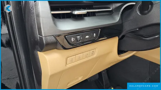 KIA CARNIVAL GASOLINE 9-SEATER SIGNATURE