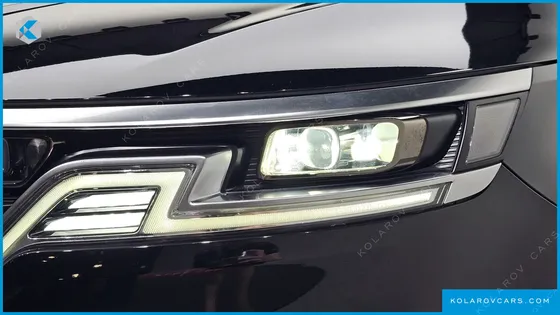 KIA CARNIVAL GASOLINE 9-SEATER SIGNATURE