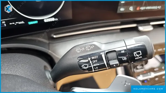 KIA CARNIVAL GASOLINE 9-SEATER SIGNATURE