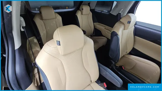 KIA CARNIVAL GASOLINE 9-SEATER SIGNATURE