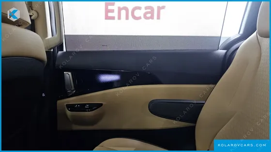 KIA CARNIVAL GASOLINE 9-SEATER SIGNATURE