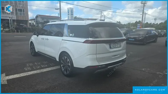 KIA CARNIVAL DIESEL 9-SEATER SIGNATURE