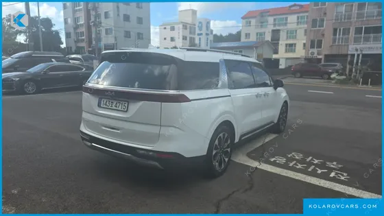 KIA CARNIVAL DIESEL 9-SEATER SIGNATURE