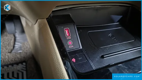 KIA CARNIVAL GASOLINE 7-SEATER HI-LIMOUSINE