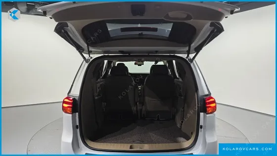 KIA CARNIVAL GASOLINE 7-SEATER HI-LIMOUSINE