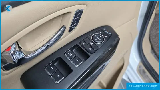 KIA CARNIVAL GASOLINE 7-SEATER HI-LIMOUSINE