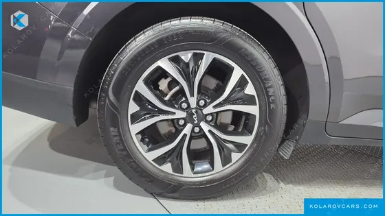KIA CARNIVAL DIESEL 9-SEATER PRESTIGE