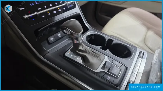 KIA CARNIVAL DIESEL 9-SEATER PRESTIGE