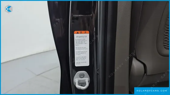 KIA CARNIVAL DIESEL 9-SEATER PRESTIGE