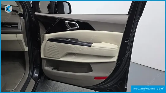 KIA CARNIVAL DIESEL 9-SEATER PRESTIGE