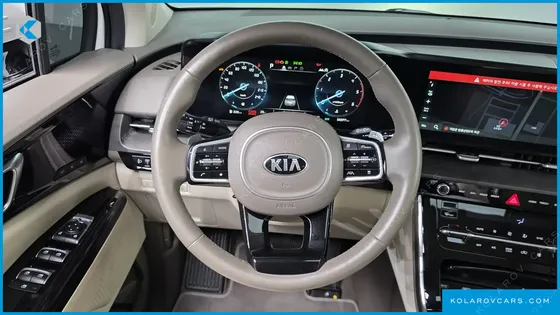 KIA CARNIVAL DIESEL 9-SEATER SIGNATURE