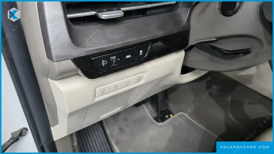 KIA CARNIVAL DIESEL 9-SEATER SIGNATURE