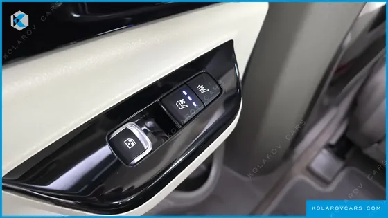 KIA CARNIVAL DIESEL 9-SEATER SIGNATURE