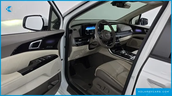 KIA CARNIVAL GASOLINE 7-SEATER HI-LIMOUSINE