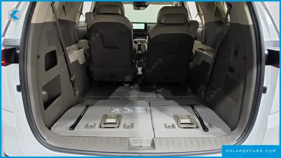 KIA CARNIVAL GASOLINE 7-SEATER HI-LIMOUSINE