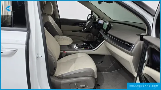 KIA CARNIVAL GASOLINE 7-SEATER HI-LIMOUSINE