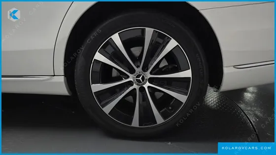 MERCEDES E-CLASS E300E 4MATIC EXCLUSIVE