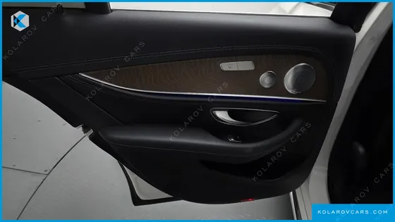 MERCEDES E-CLASS E300E 4MATIC EXCLUSIVE