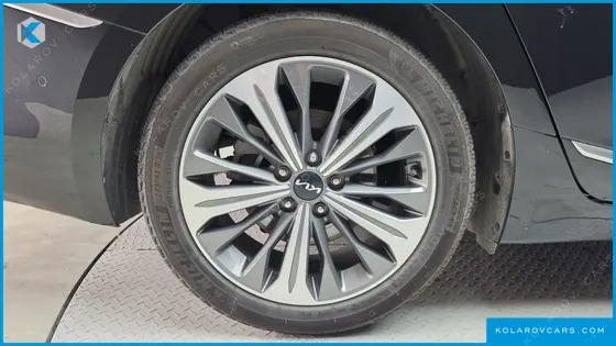 KIA K8 SIGNATURE