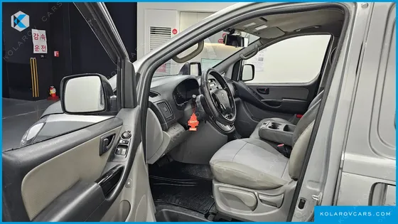 HYUNDAI STAREX 3-SEATER VAN