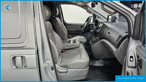 HYUNDAI STAREX 3-SEATER VAN