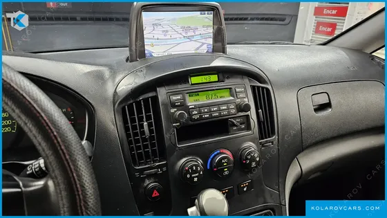 HYUNDAI STAREX 3-SEATER VAN