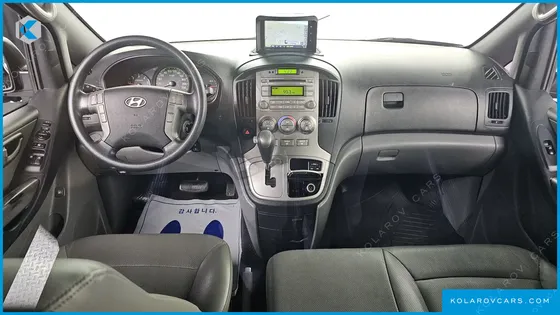 HYUNDAI STAREX 3-SEATER VAN