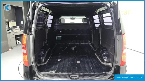HYUNDAI STAREX 3-SEATER VAN