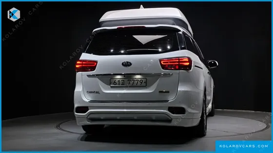 KIA CARNIVAL 7-SEATER HI-LIMOUSINE