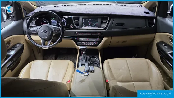 KIA CARNIVAL 7-SEATER HI-LIMOUSINE