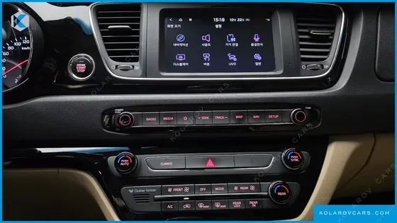 KIA CARNIVAL 7-SEATER HI-LIMOUSINE