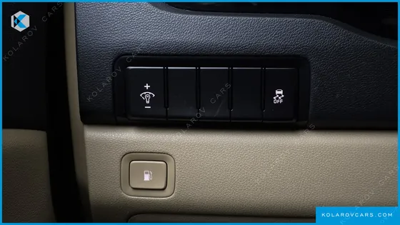 KIA CARNIVAL 7-SEATER HI-LIMOUSINE