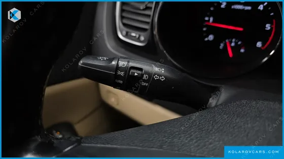 KIA CARNIVAL 7-SEATER HI-LIMOUSINE