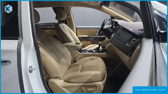 KIA CARNIVAL 7-SEATER HI-LIMOUSINE