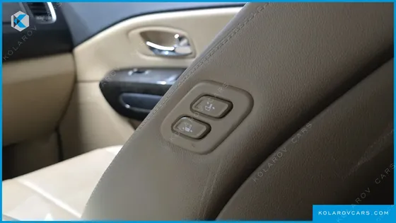 KIA CARNIVAL 7-SEATER HI-LIMOUSINE