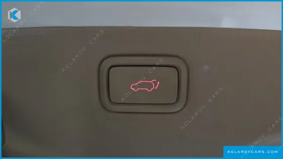 KIA CARNIVAL 7-SEATER HI-LIMOUSINE