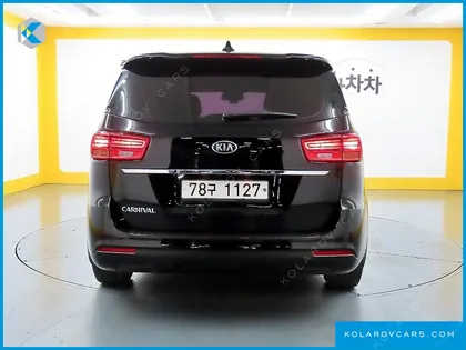 KIA CARNIVAL 11-SEATER DELUXE
