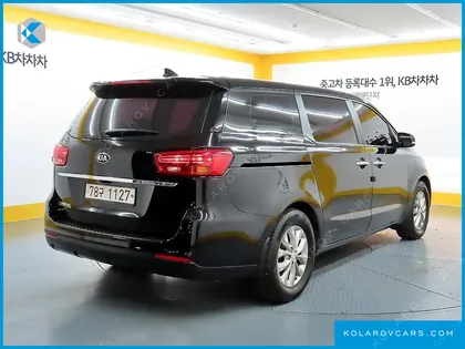 KIA CARNIVAL 11-SEATER DELUXE