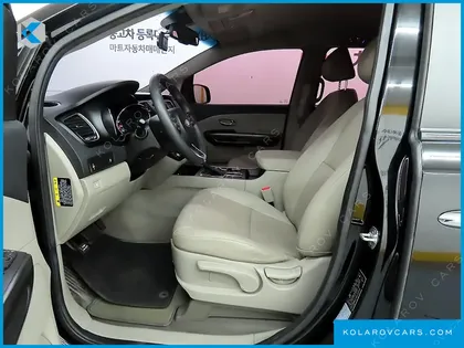 KIA CARNIVAL 11-SEATER DELUXE